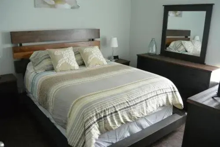 Room 2 of 6