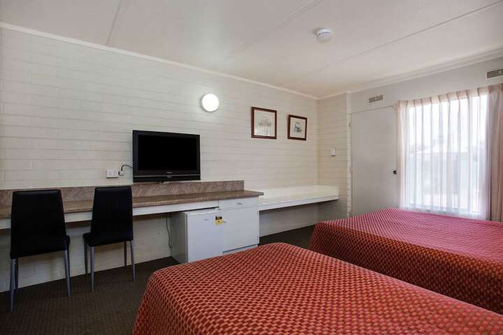 Room 2 of 10