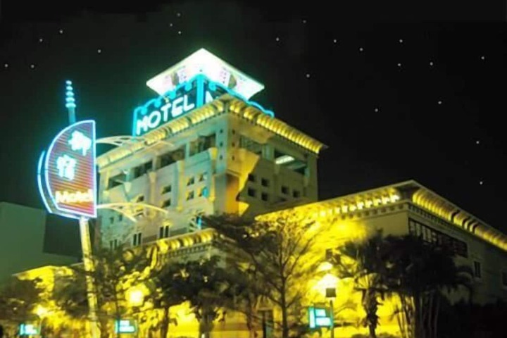 Hotel 8 of 8