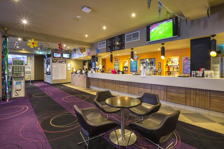 Nightcap at Glengala Hotel