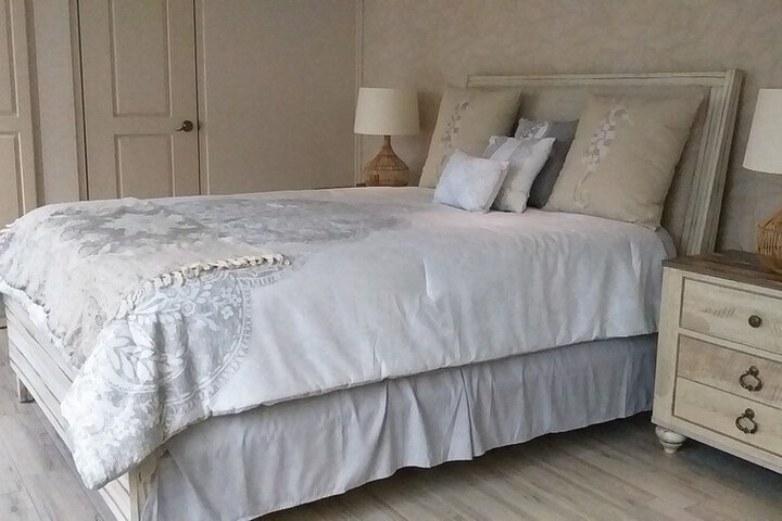 Room 4 of 107