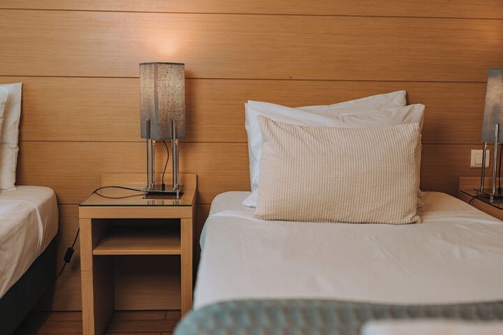 Room 16 of 34