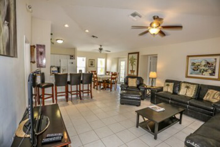 Room 8 of 25