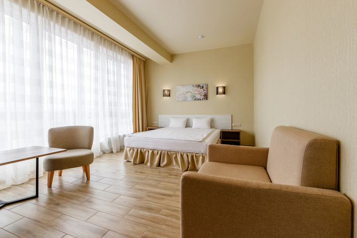 Room 5 of 18