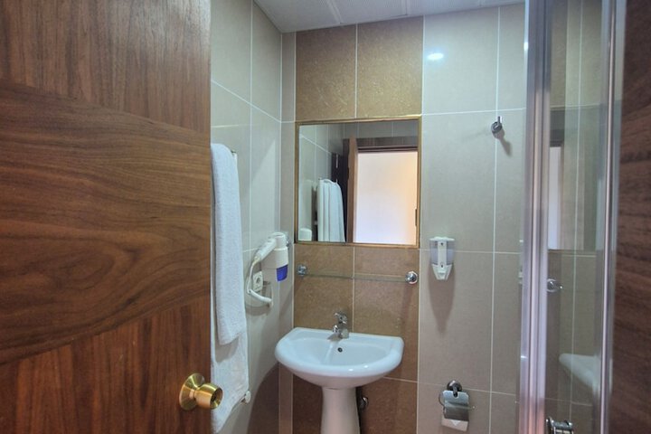 Room 17 of 26
