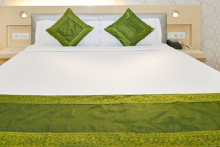 Room 9 of 27