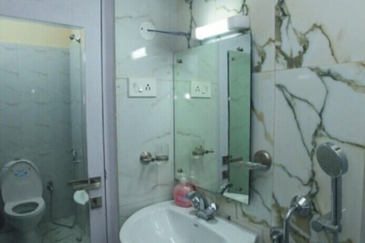 Room 13 of 24