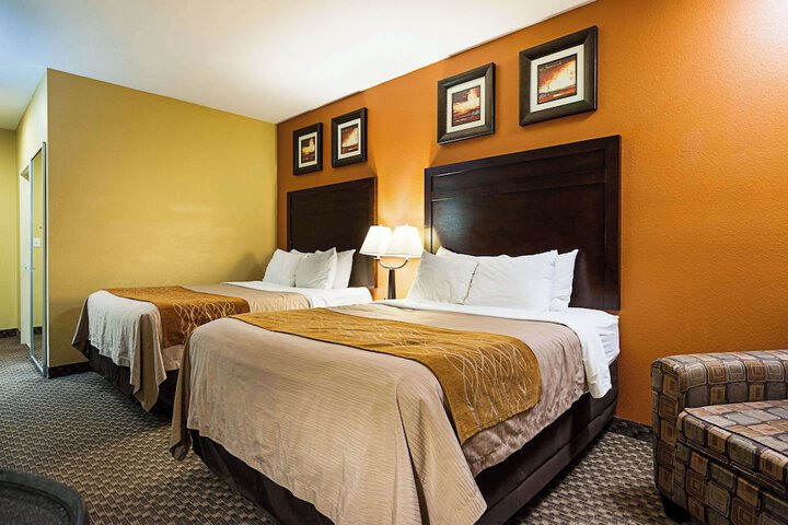 Room 9 of 20