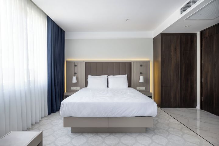 Room 10 of 63