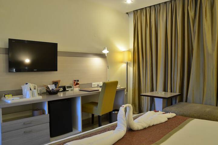 Room 11 of 41