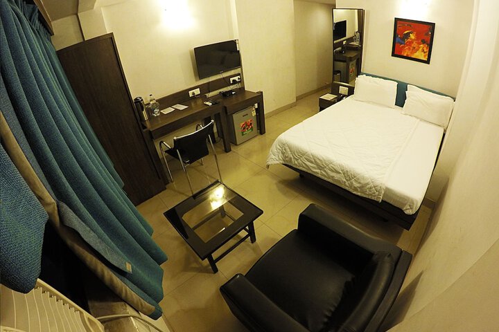 Room 4 of 26