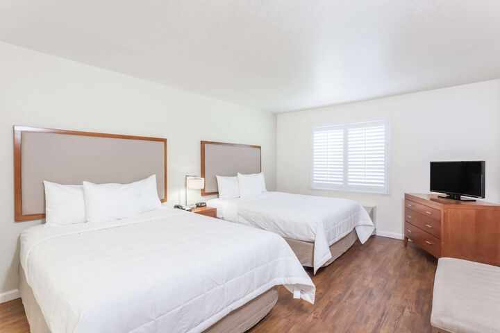 1 King Bed Mobility Hearing Impaired Accesible Studio Suite (14 of 17)