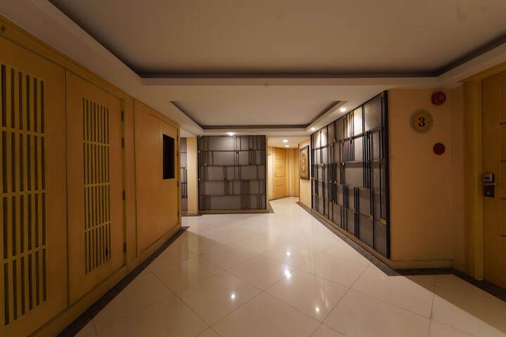 Room 18 of 19