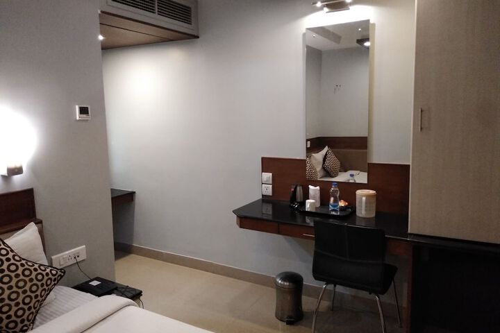 Room 7 of 51