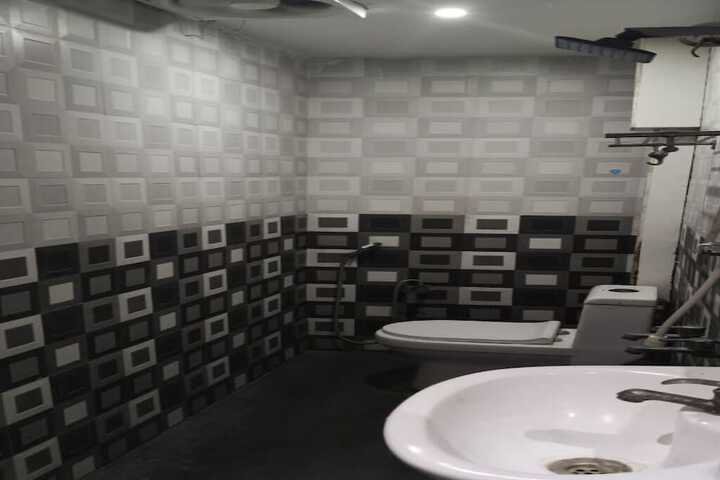 Room 5 of 10