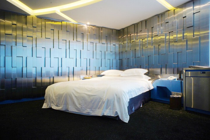 Room 43 of 78