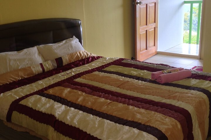 Room 4 of 34