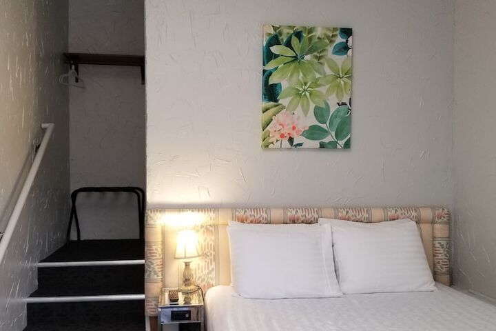 Room 7 of 43