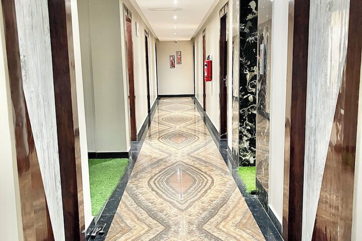 Ballroom/Hall 148 of 159