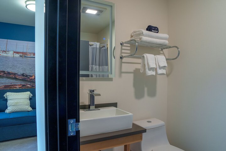 Room 7 of 27