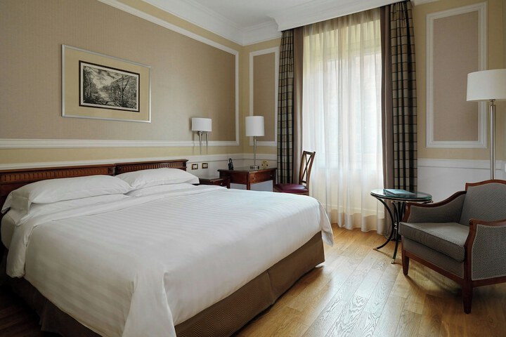 Room 33 of 109