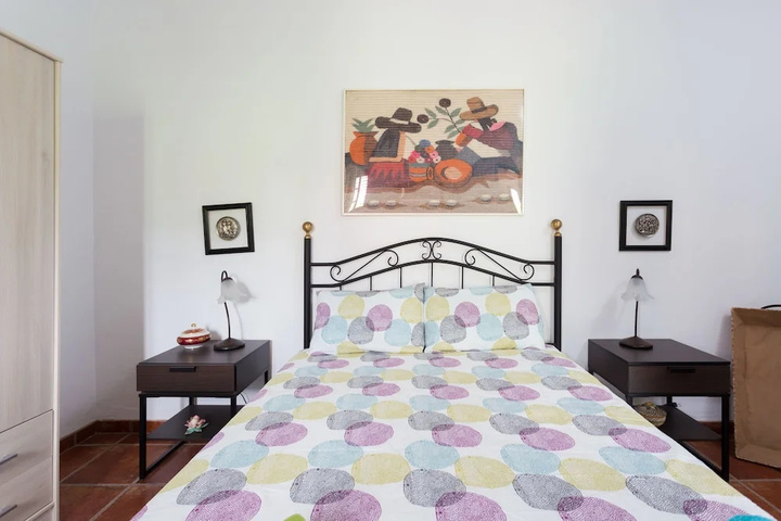 Room 6 of 19
