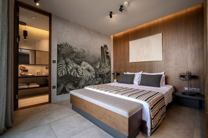 Room 17 of 83