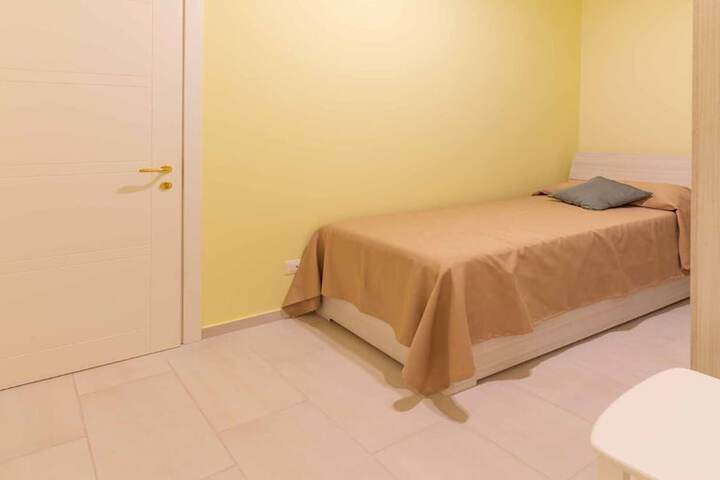Room 5 of 19