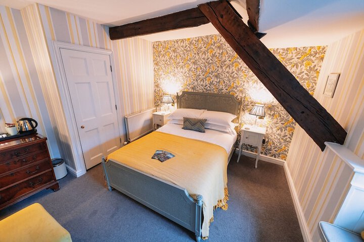 Room 18 of 178