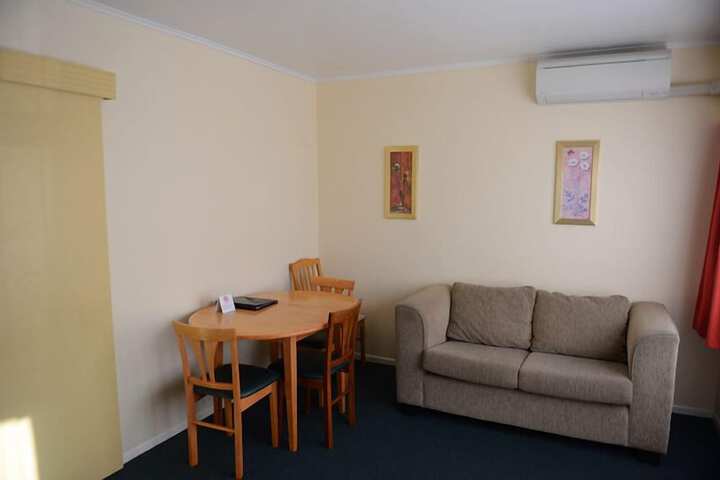 Room 7 of 32