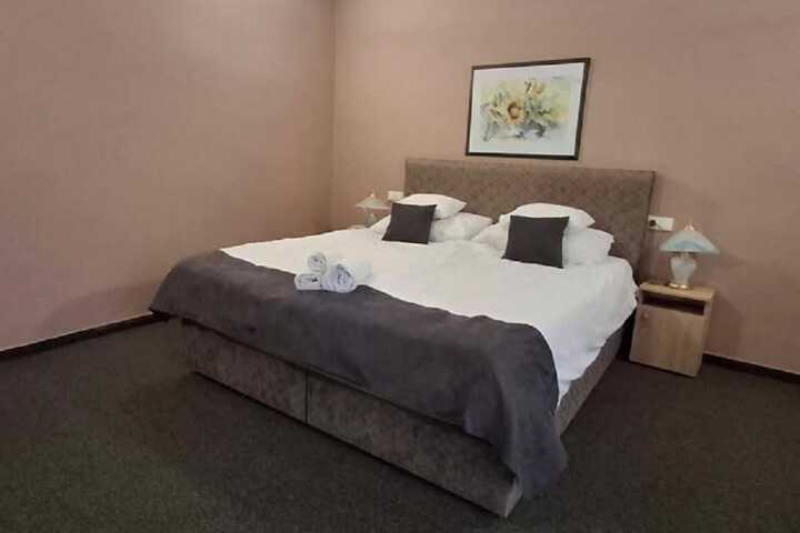 Room 4 of 51
