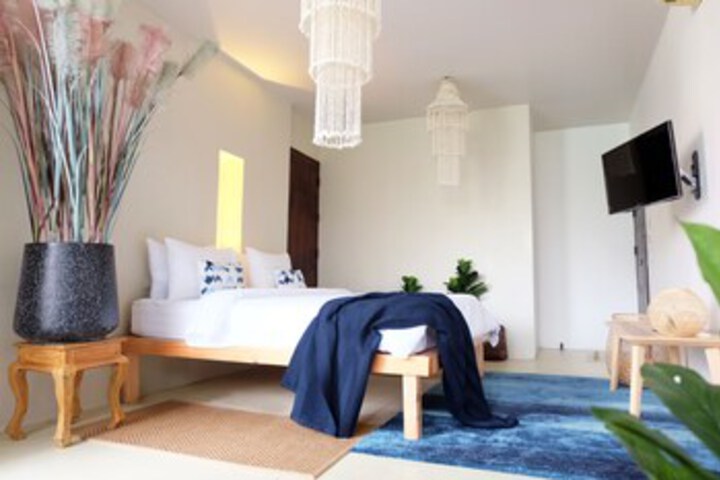 Room 4 of 66