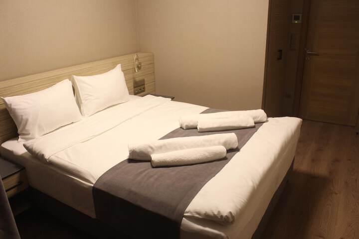 Room 14 of 49