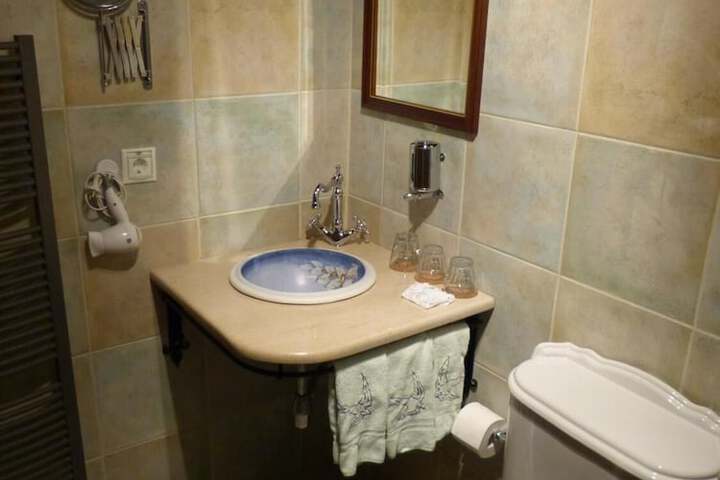 Room 20 of 42