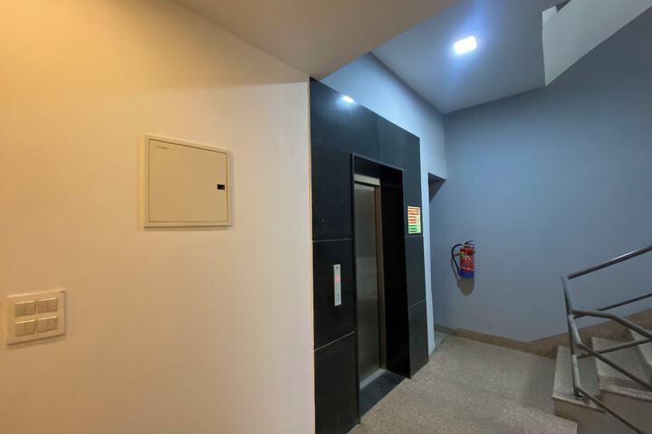 Room 27 of 43