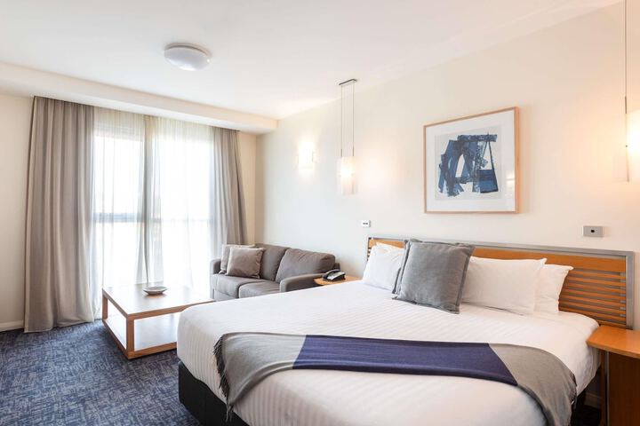 Room 33 of 113