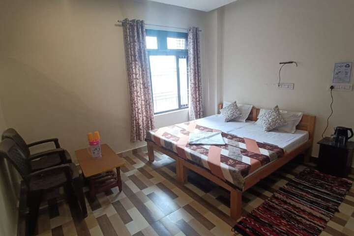 Room 6 of 26