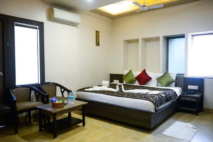 Room 2 of 15