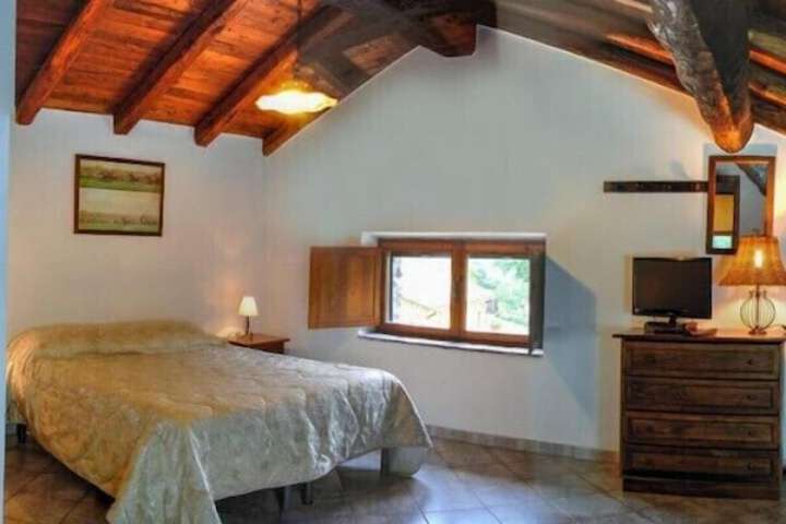 Room 6 of 30