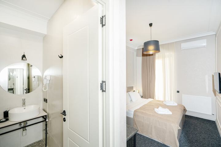 Room 16 of 69