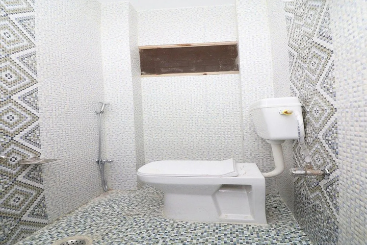 Room 8 of 11
