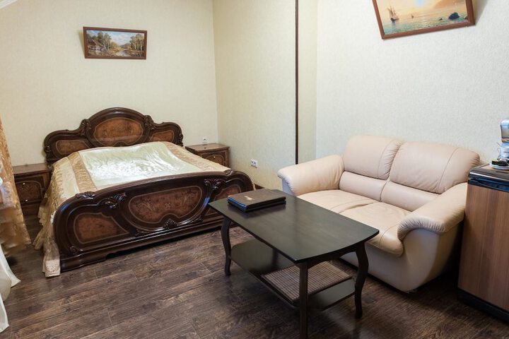 Room 2 of 22
