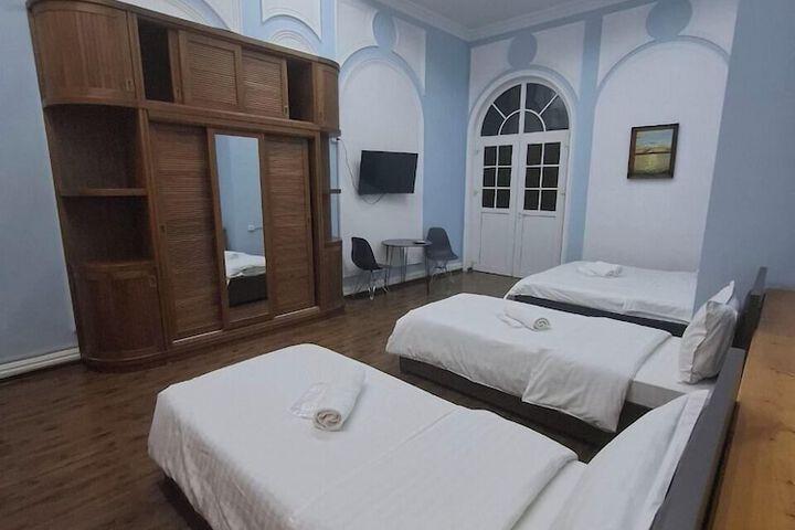 Room 9 of 21