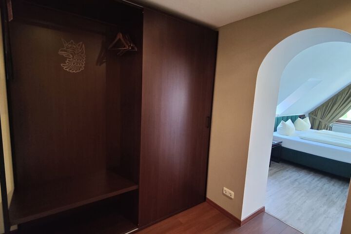 Room 29 of 73