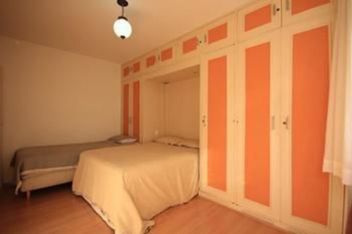 Room 11 of 34