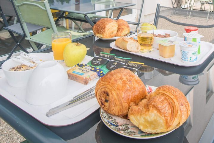 Breakfast buffet