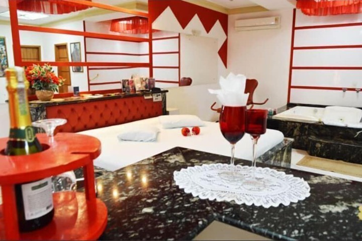 Room 4 of 4