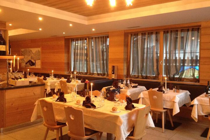 Dining 52 of 69