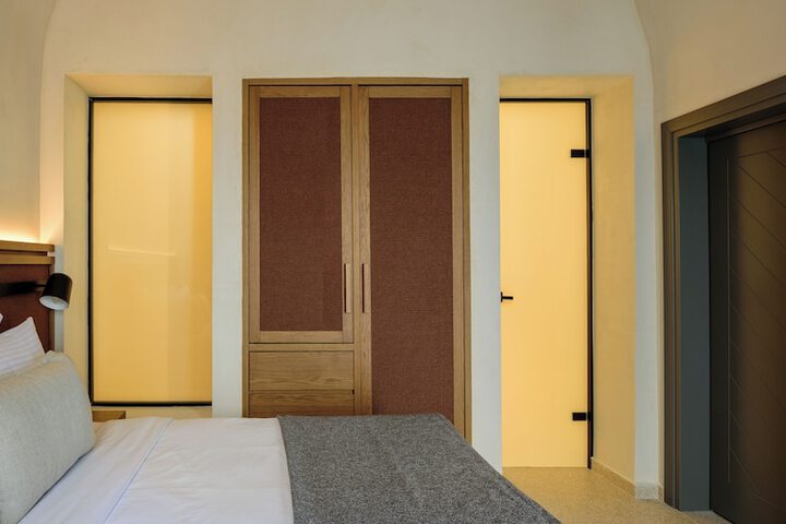 Room 57 of 166