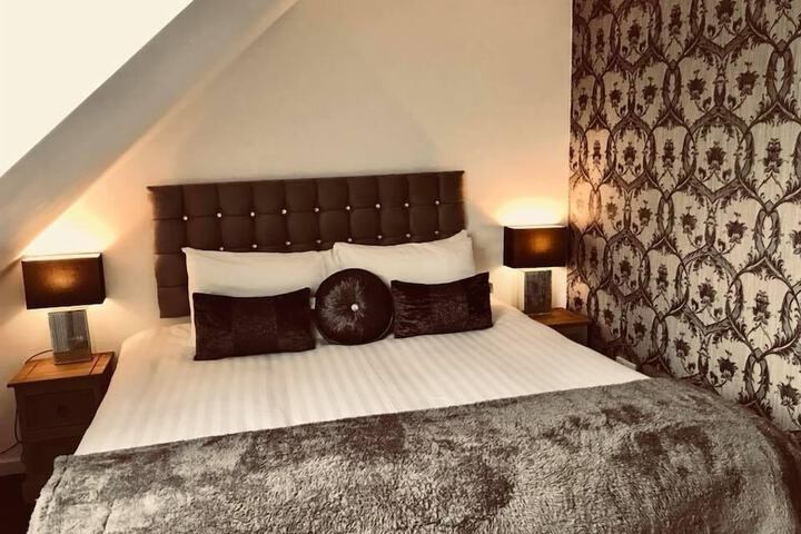 Room 5 of 27